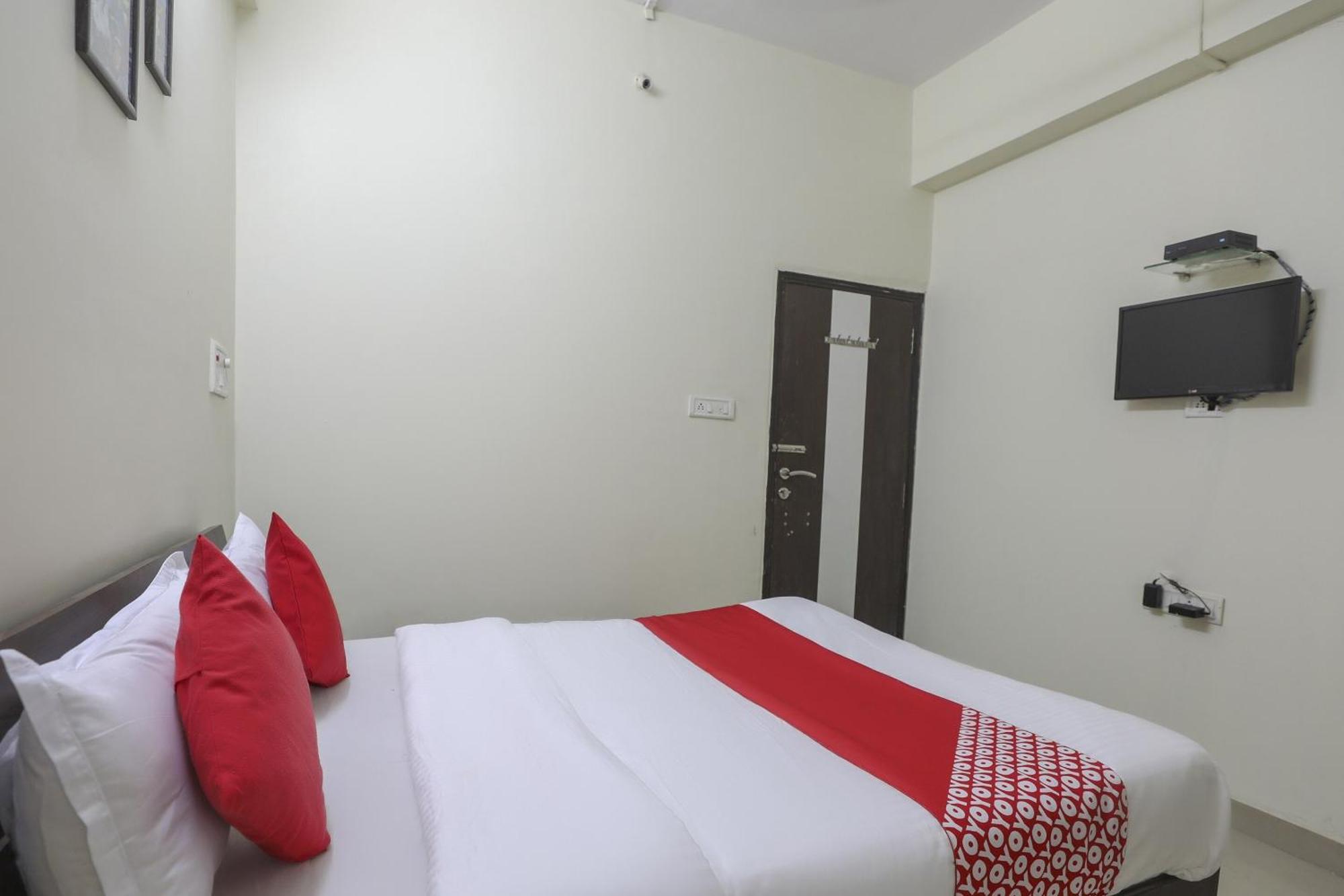 Collection O Shyam Vatika Banquet And Rooms 수라트 외부 사진