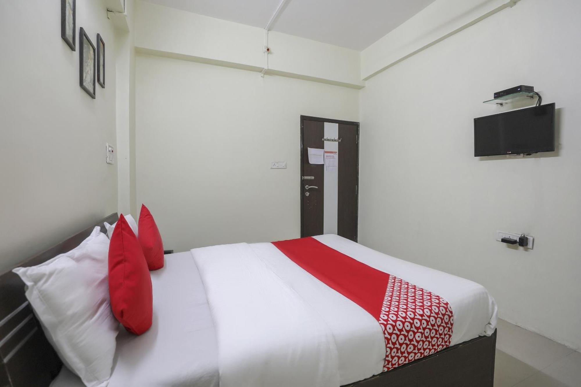 Collection O Shyam Vatika Banquet And Rooms 수라트 외부 사진