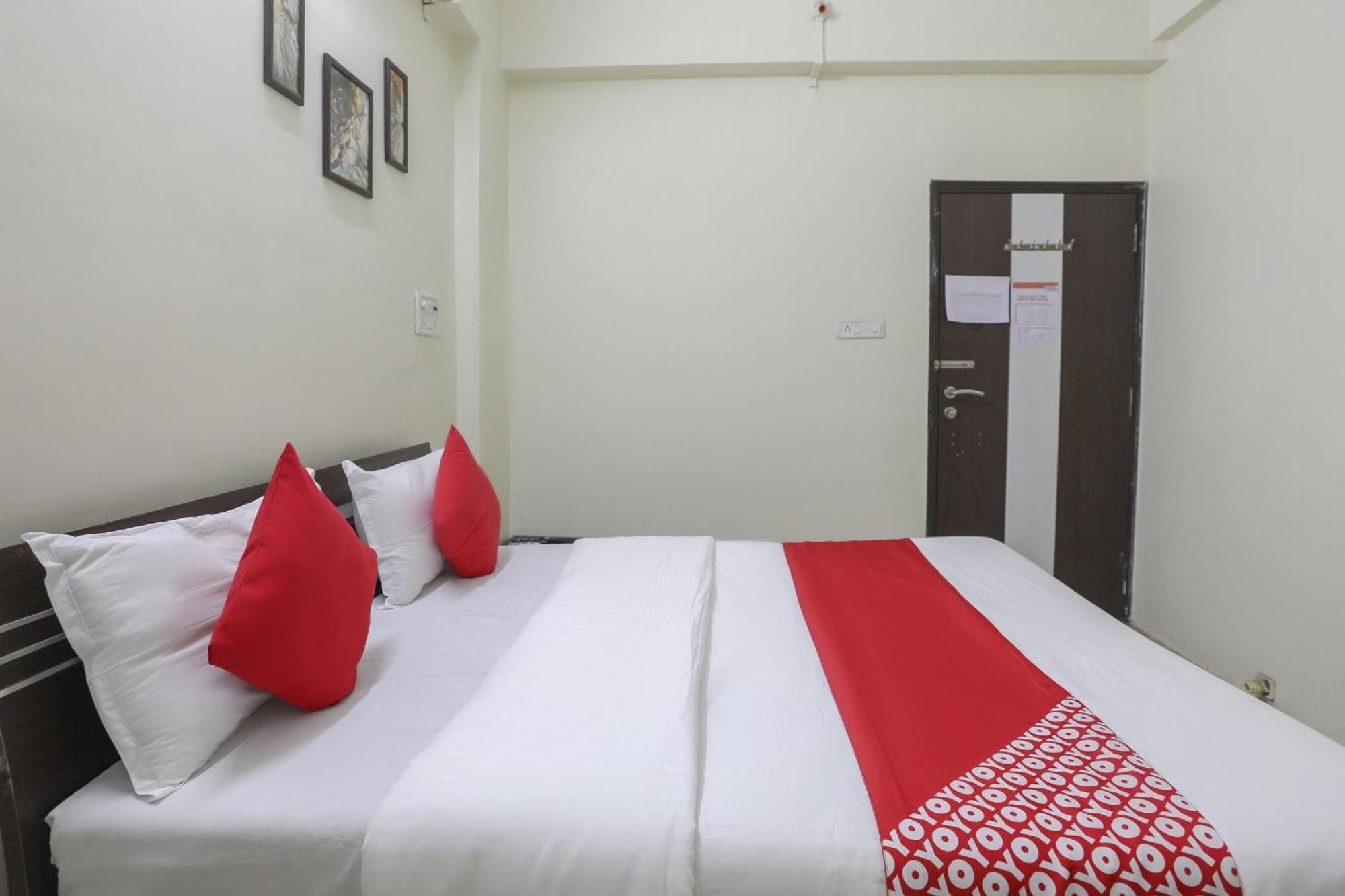 Collection O Shyam Vatika Banquet And Rooms 수라트 외부 사진