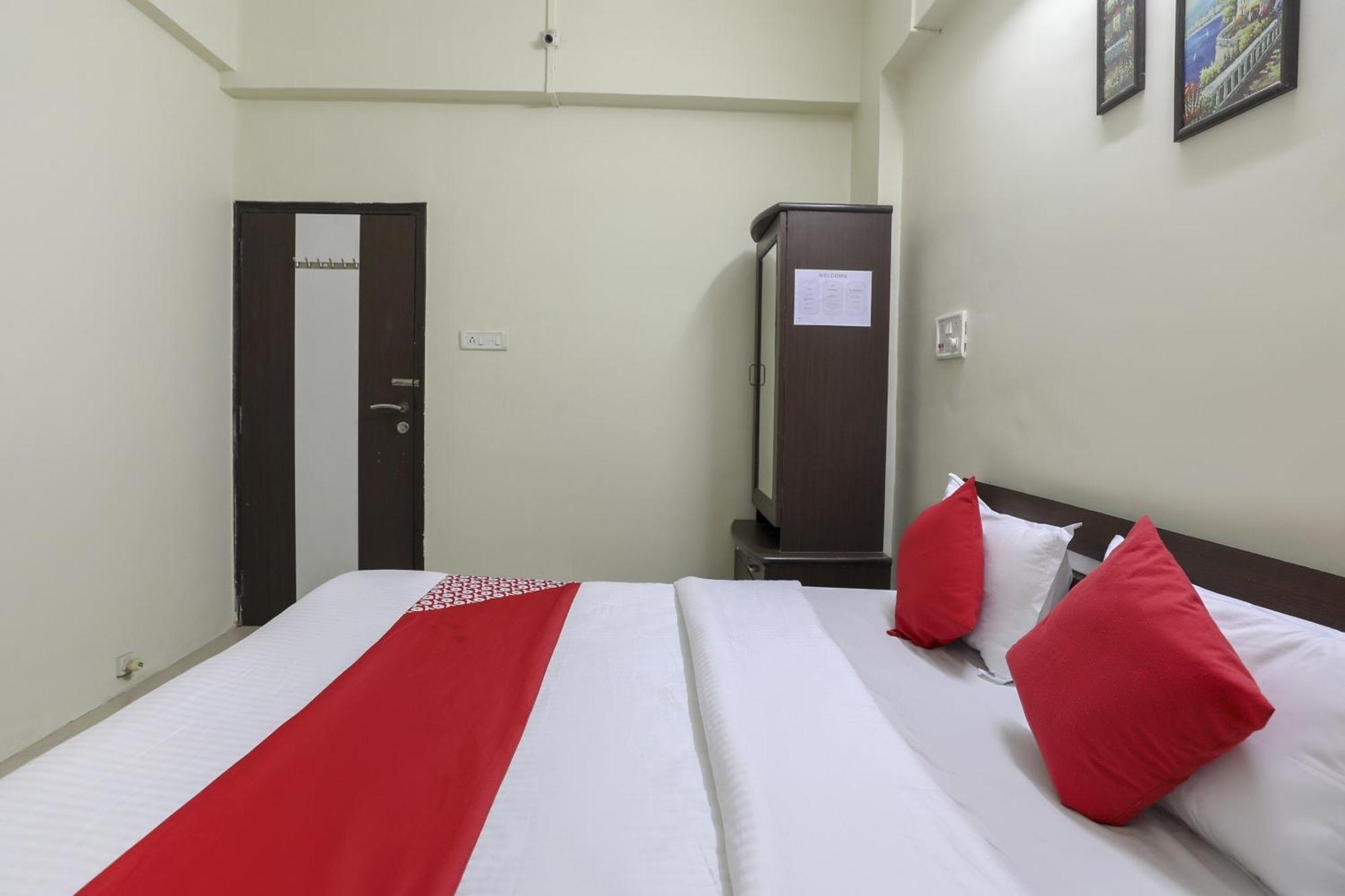 Collection O Shyam Vatika Banquet And Rooms 수라트 외부 사진